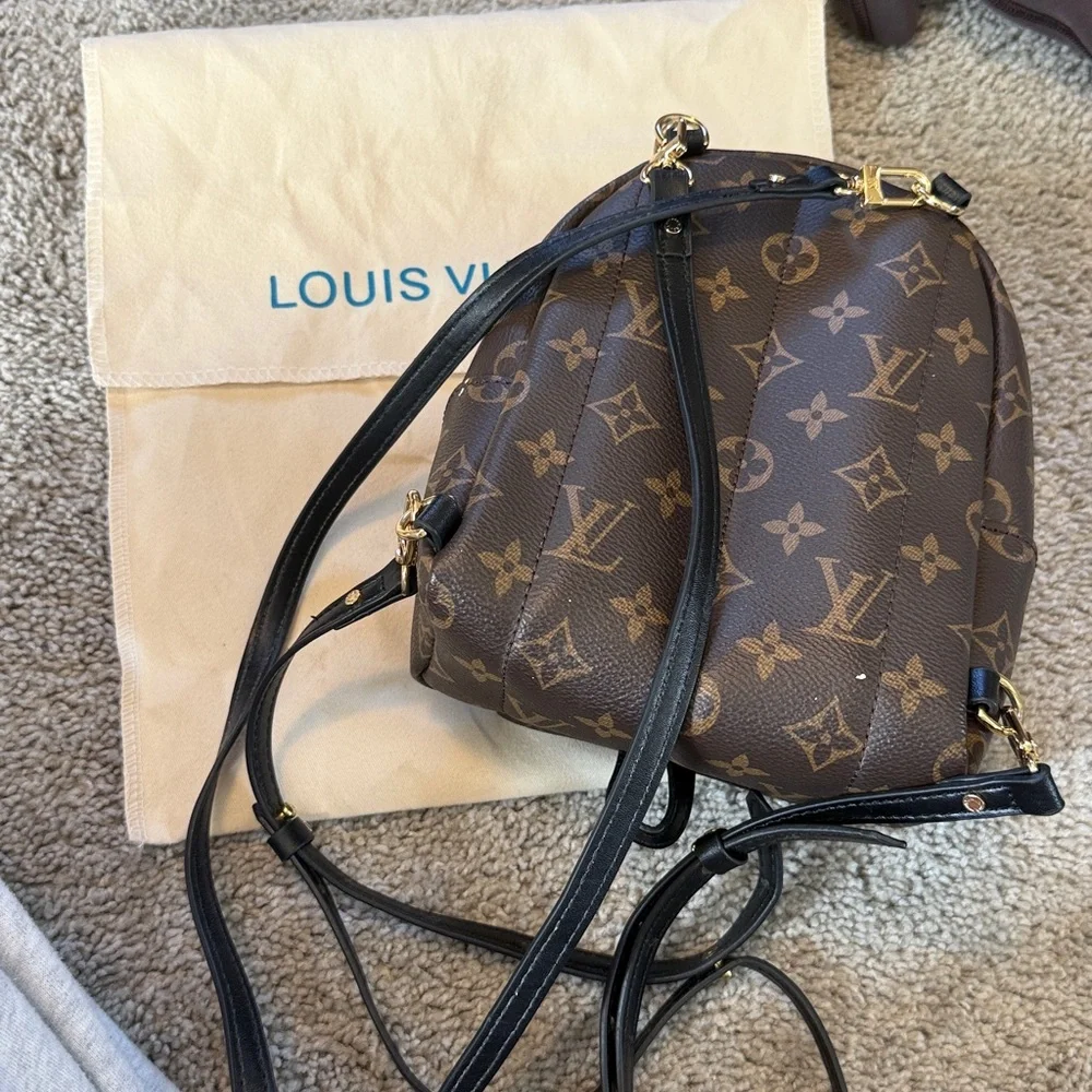 Faux Louis Vuitton Brown Monogram Backpack - Picture 2 of 3
